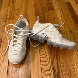 Nike Air Vapormax Plus Sneakers